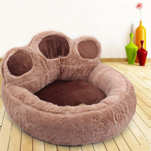 Nido de mascota con pata de oso de otoño e invierno